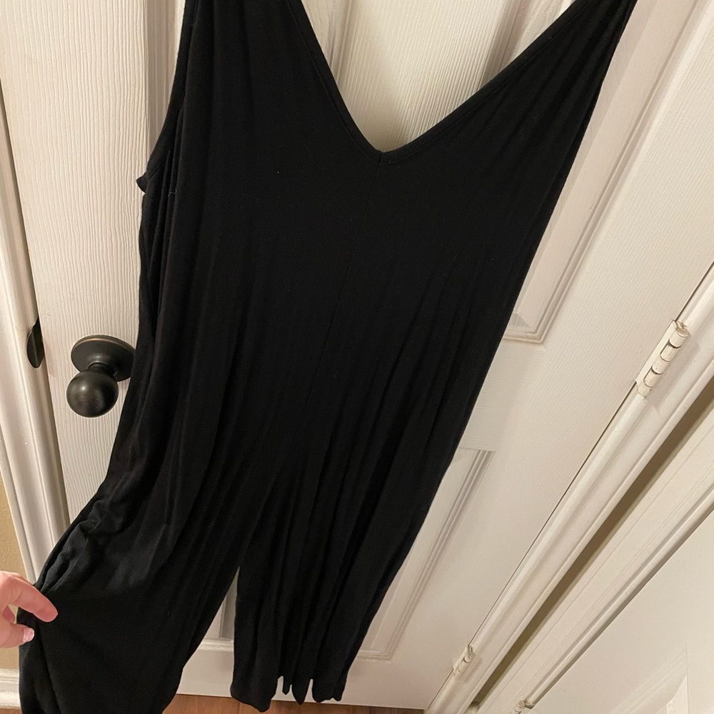 Black spaghetti strap jumpsuit (M)